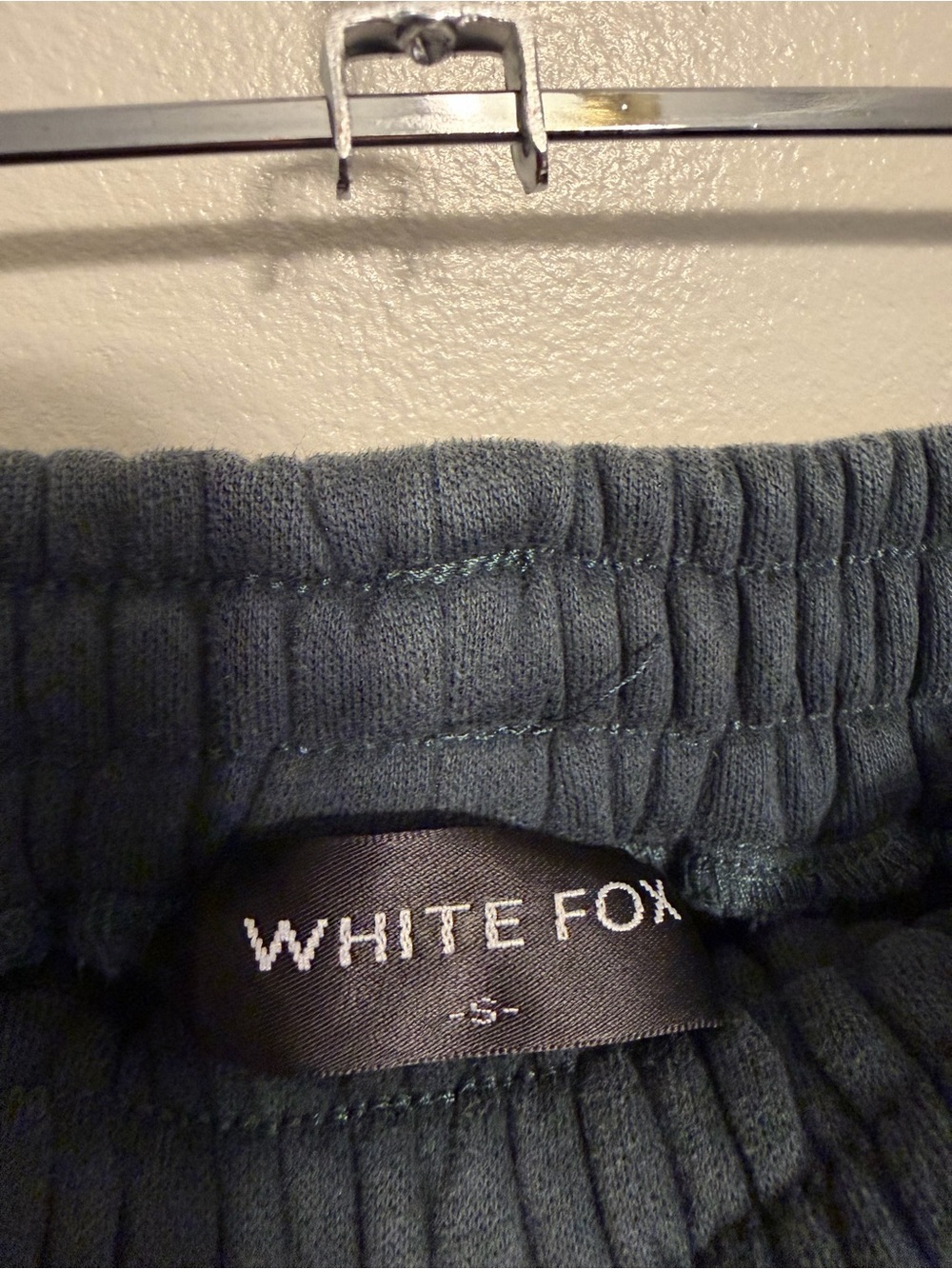 White Fox Boutique 4th Edition Set Green and Pink Bubble Lettering Size S/M EUC - Picture 6 of 10